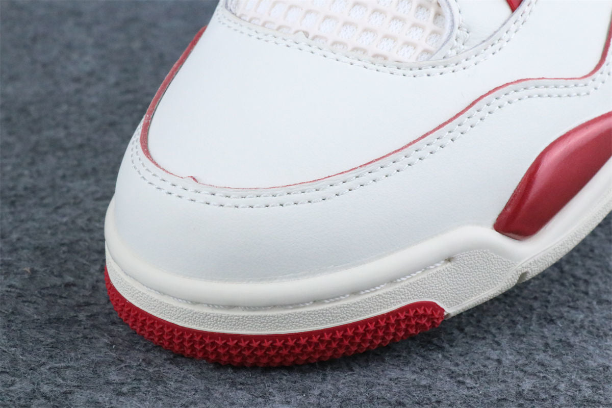 (Early Look) Air Jordan 4 Retro “Pale Ivory / Sierra Red”