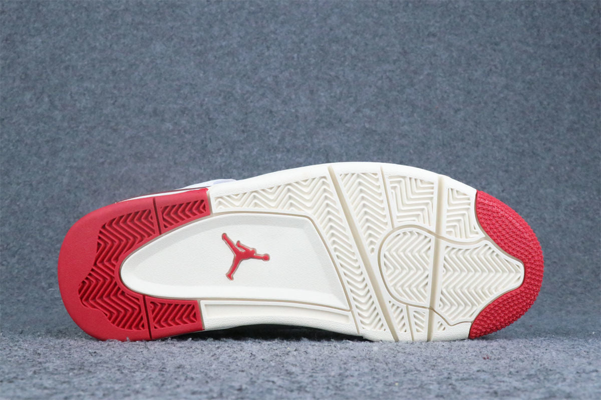 (Early Look) Air Jordan 4 Retro “Pale Ivory / Sierra Red”