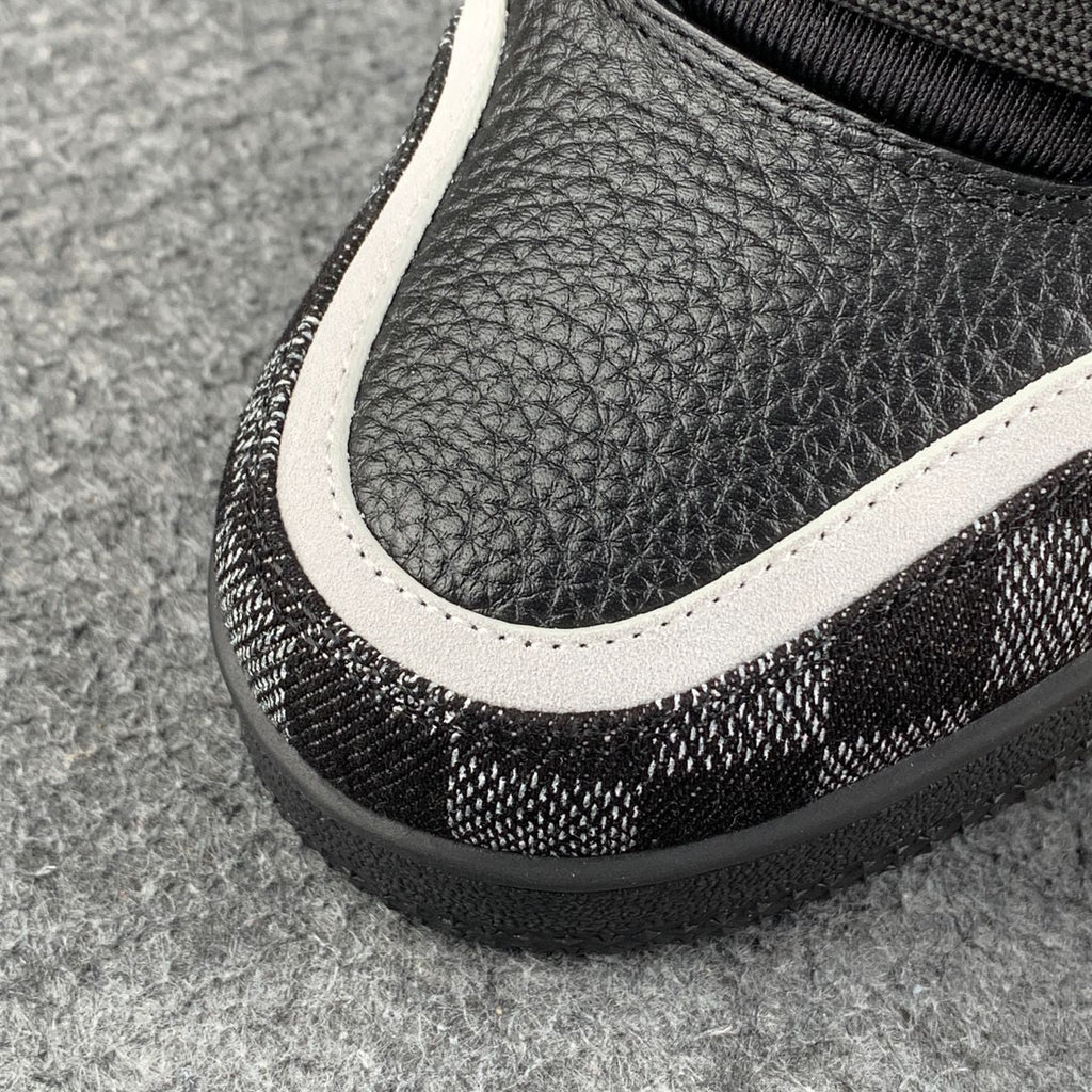 LV Trainer Damier 'Black'