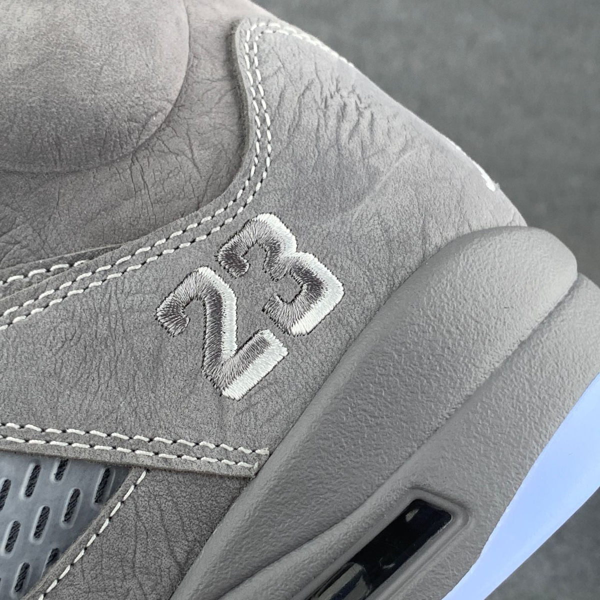 Air Jordan 5 'Wolf Grey' 2026