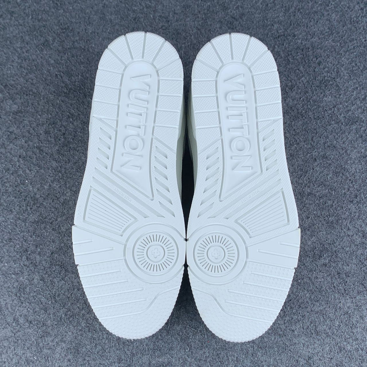 LV Trainer Low 'White' (2)