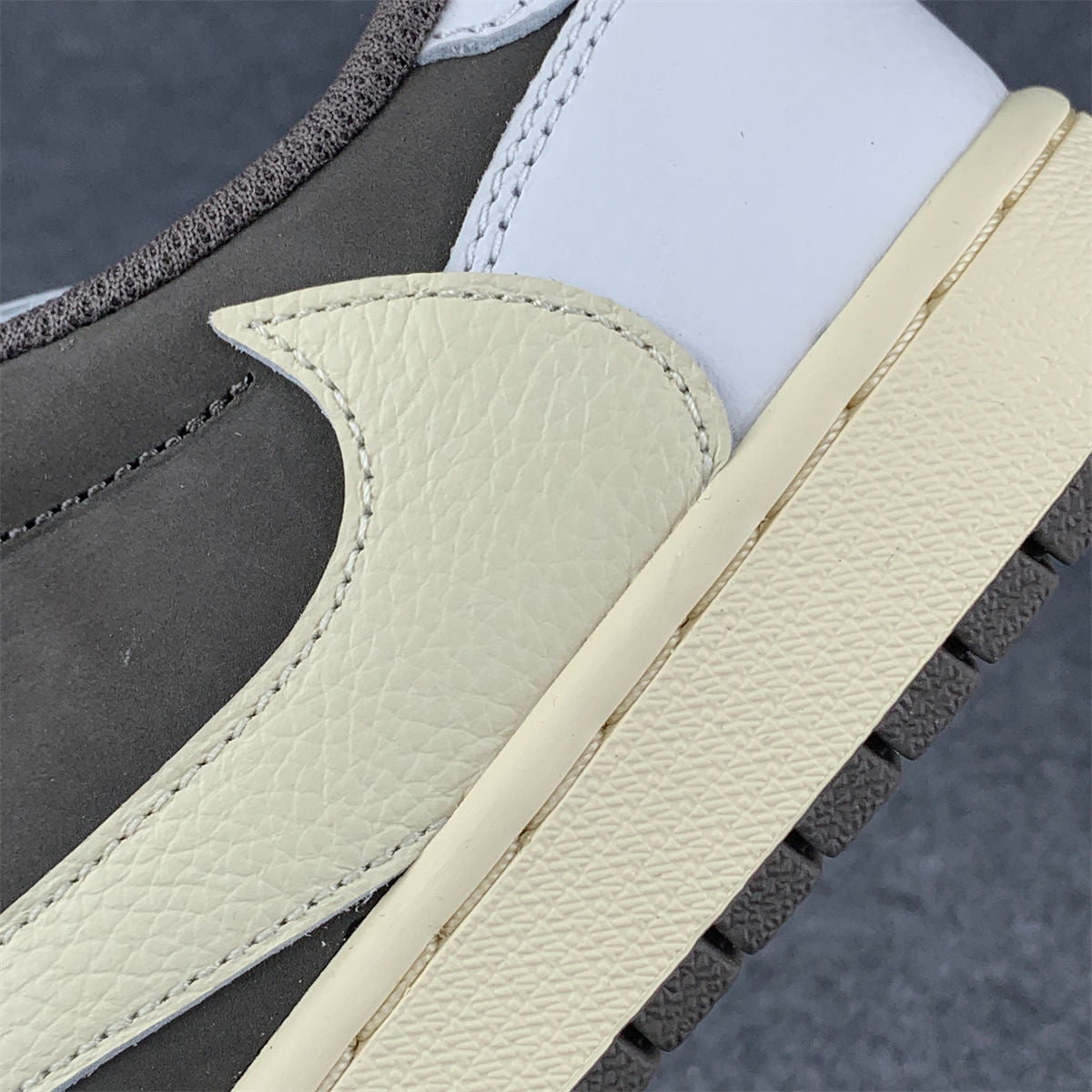 Travis Scott x Air Jordan 1 Retro Low OG 'Reverse Mocha' (B-Grade Version)