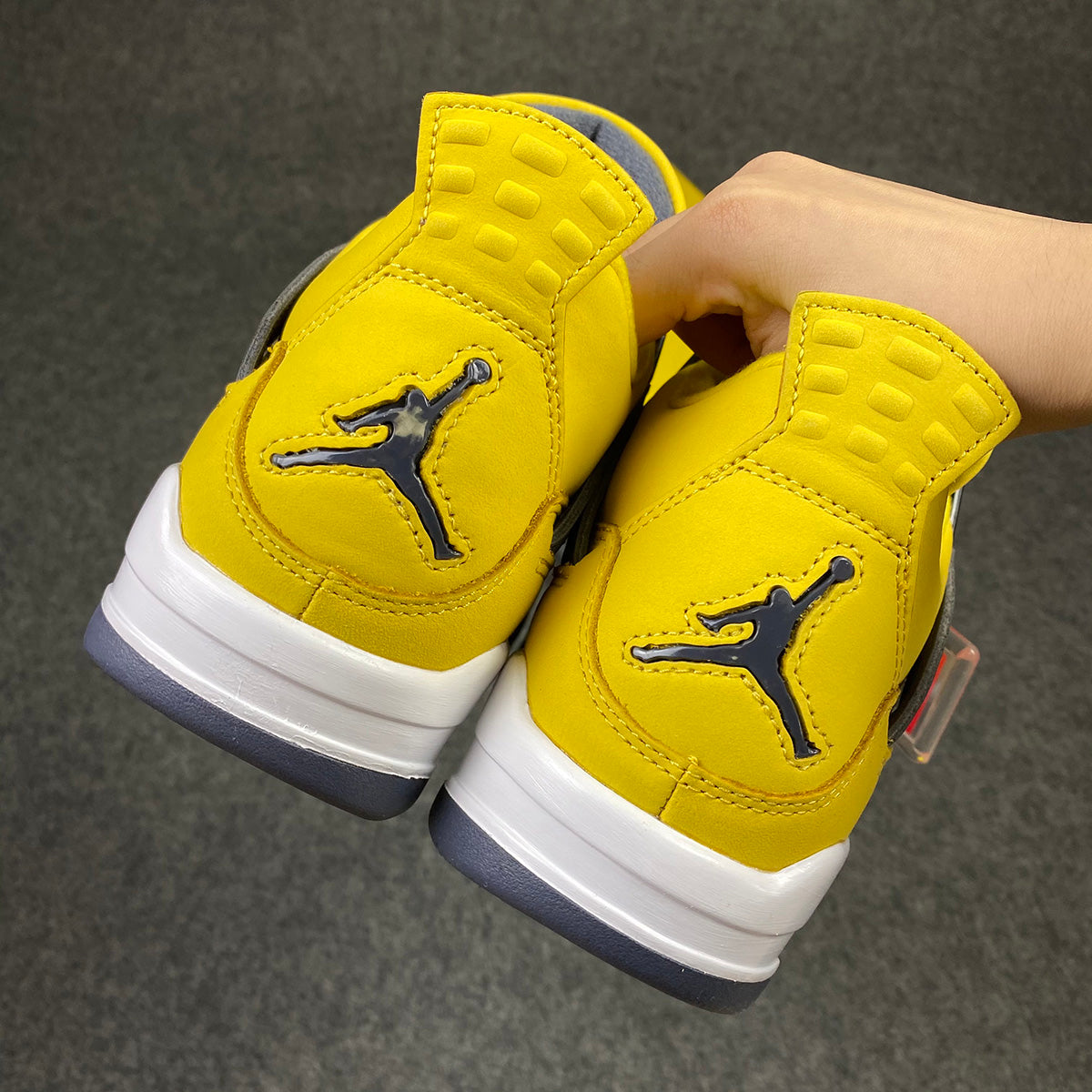 Air Jordan 4 Retro 'Lightning' 2021