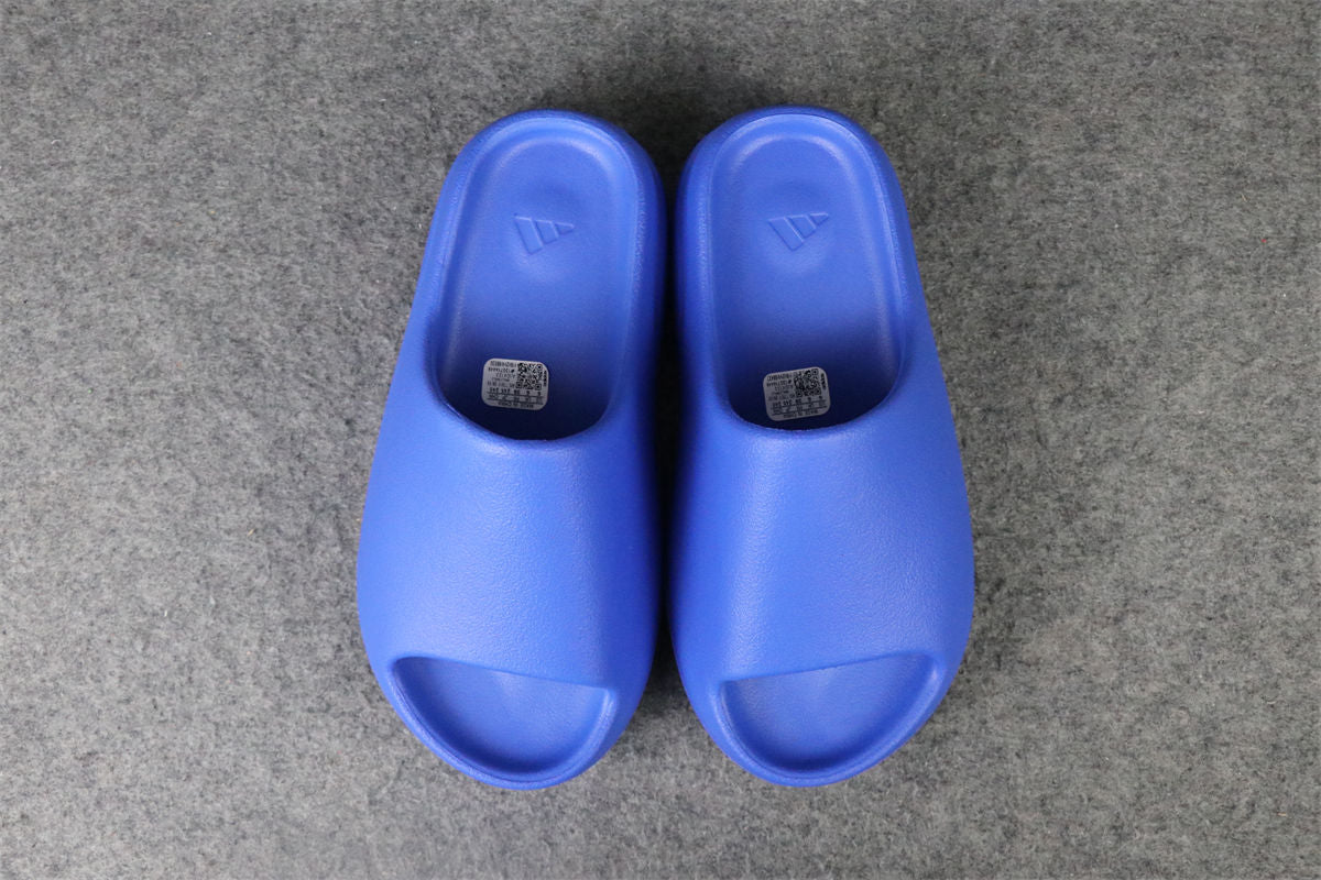 Yeezy Slides 'Azure'