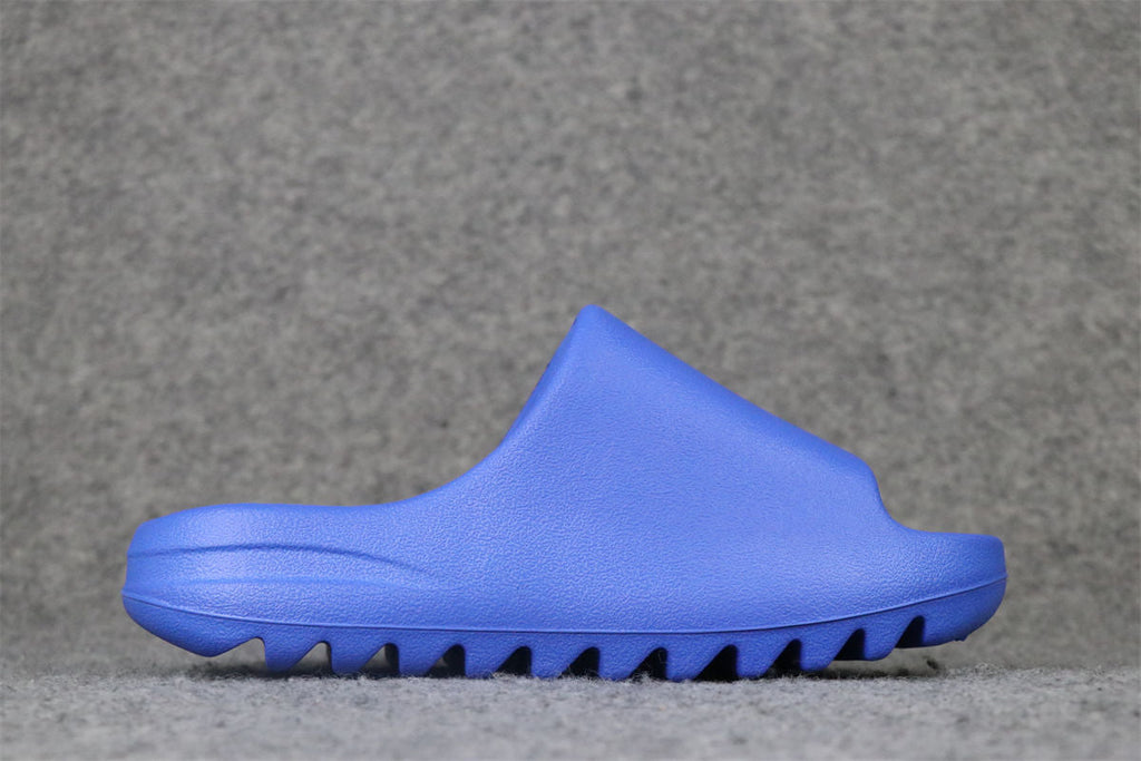 Yeezy Slides 'Azure'
